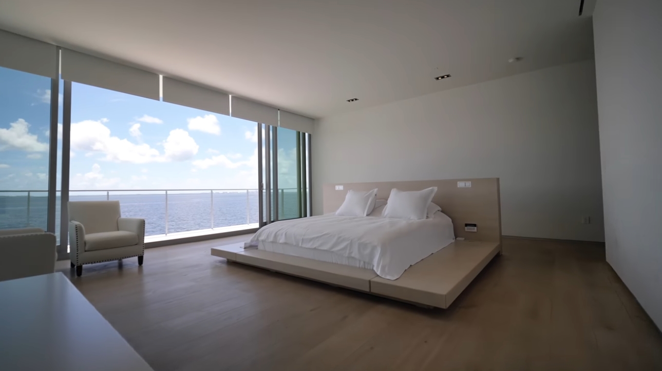 29 Photos vs. 3550 Matheson Ave | Miami - Contemporary Bayfront Property - Luxury Home & Interior Design Video Tour 29 Photos vs. 3550 Matheson Ave | Miami - Contemporary Bayfront Property - Luxury Home & Interior Design Video Tour