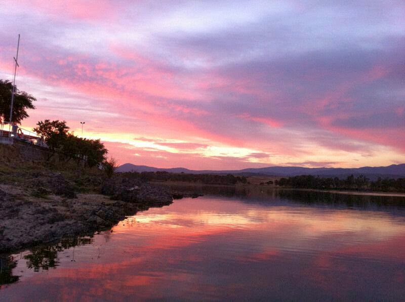 ATARDECER EN EL EMBALSE DE BORBOLLON