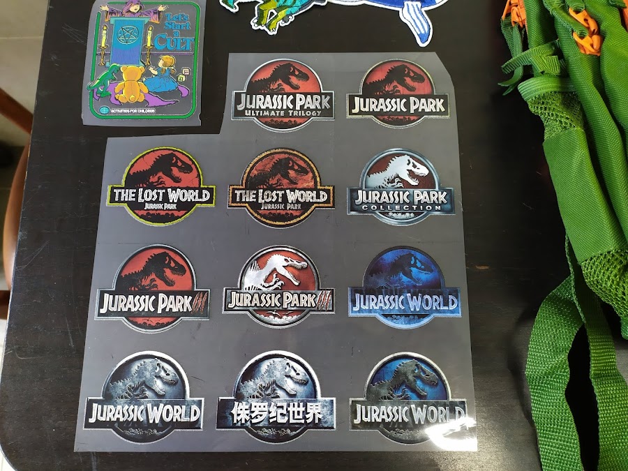 Pegatinas jurassic world y jurassic park para ropa