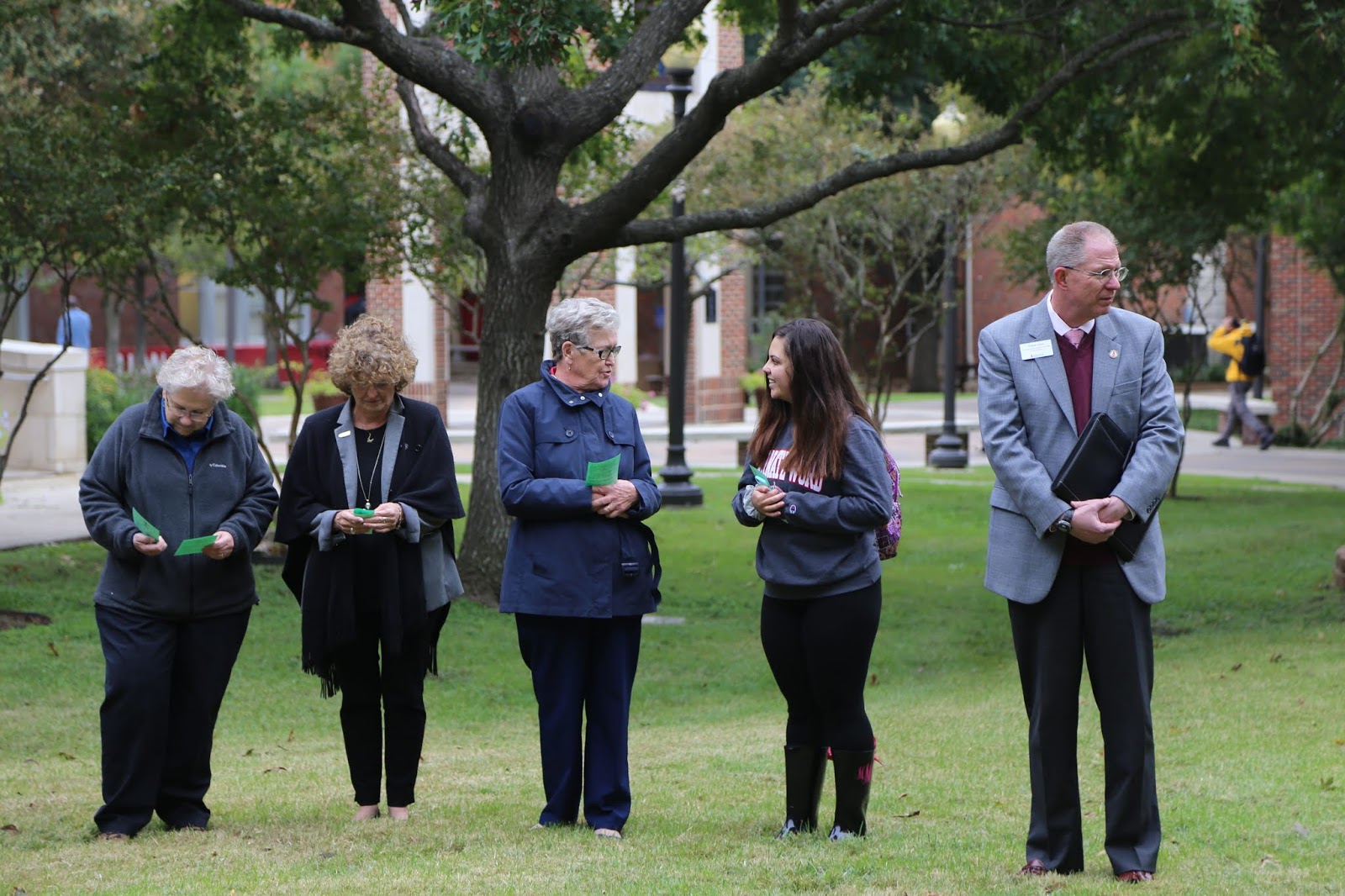 Justicia, Paz y Tierra / Justice, Peace and Earth Tree