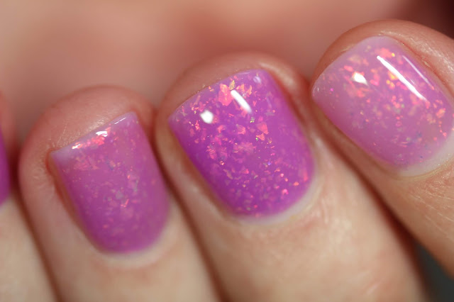 KBShimmer Where My Beaches At? orchid to clear thermal nail polish 