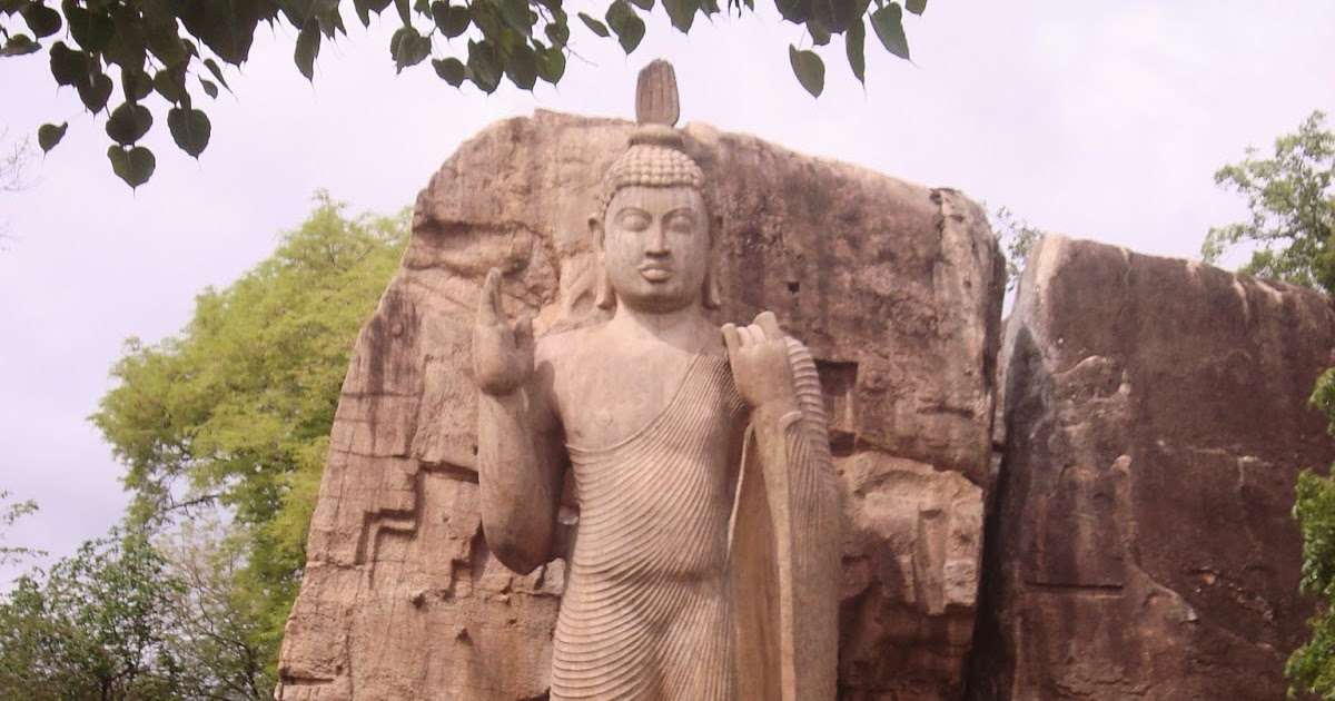 දහම් පන්හිඳ Stylus of Dhamma Statues in Sri Lanka