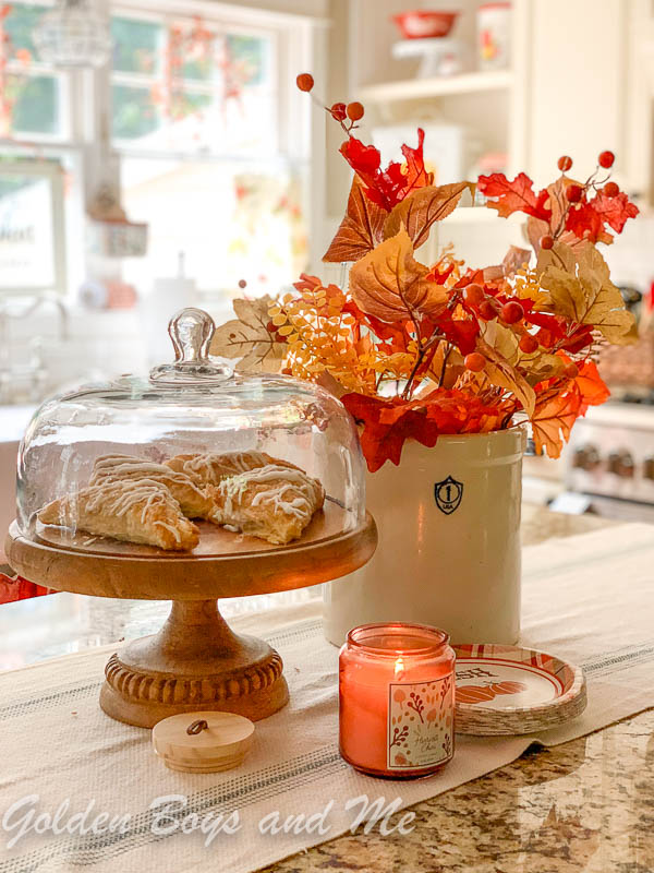 Fall decor in cottage style kitchen - www.goldenboysnadme.com