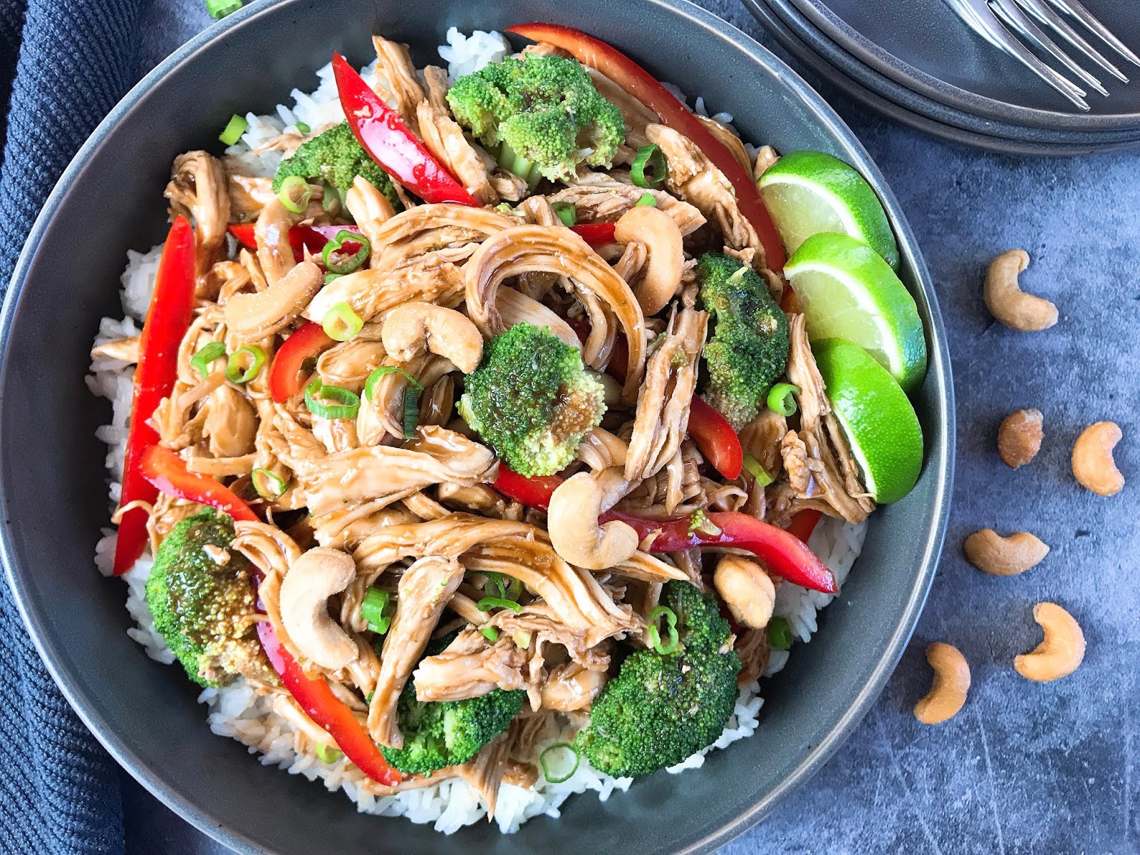 Easy Cashew Chicken with Broccoli and Bell Pepper
