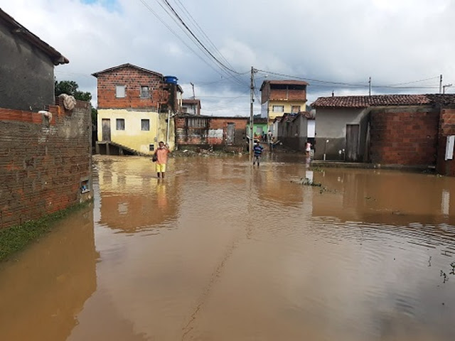 Tromba d’água provoca alagamentos e causa prejuízos no sul da Bahia
