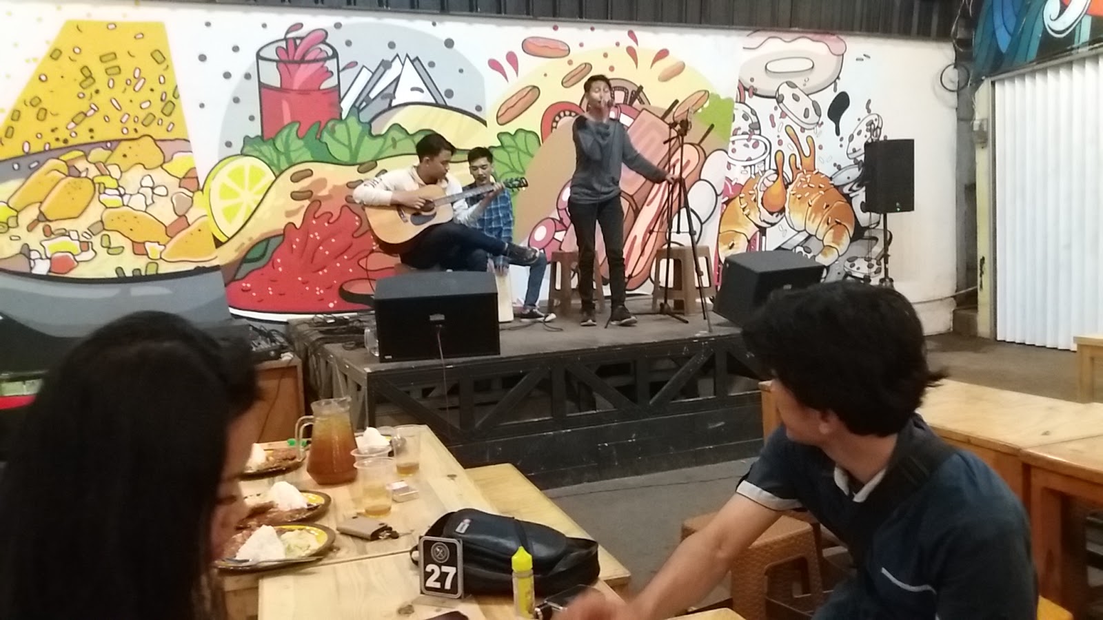 TAMBUN FOOD CORNER CAFE NOMOR 1 DAN PALING KEKINIAN DI TAMBUN