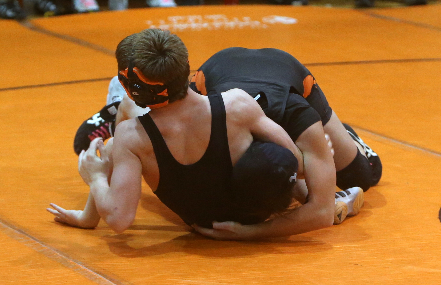 Men Wrestling Women Female wrestler pins male opponent