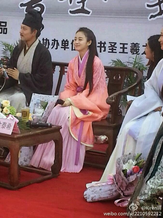 진정한 리즈갱신..김태희 어제자 직찍미인도