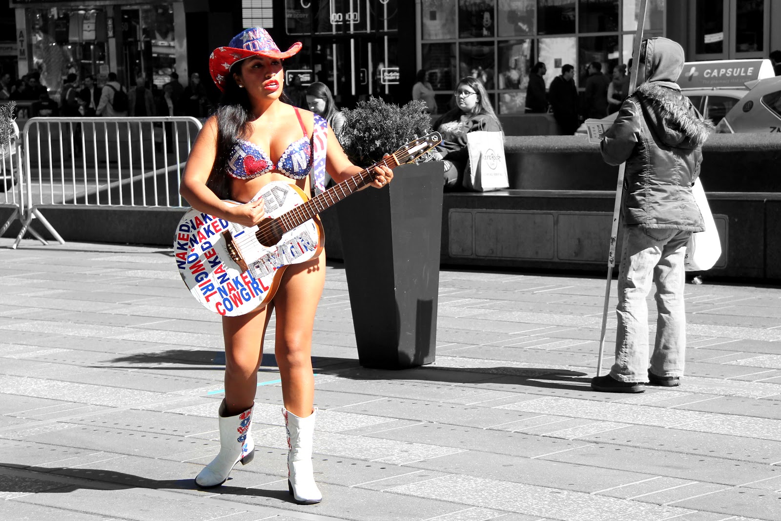 NAKED COWBOY / NAKED COWGIRL OF TIMES SQUARE - Manhattan.