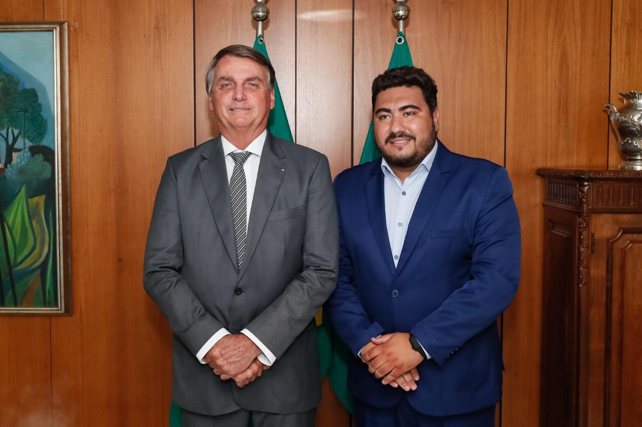 Presidente Bolsonaro recebe vereador Murilo Basi e autoridades de Santa Fé  do Sul