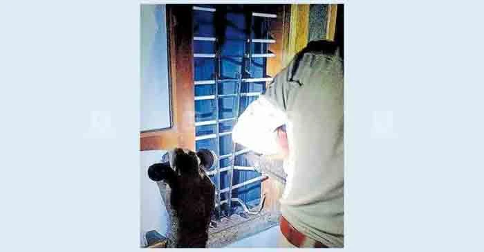 Fire Force rescued an elderly man trapped inside a house, Thiruvananthapuram, News, Local News, Hospital, Treatment, Kerala