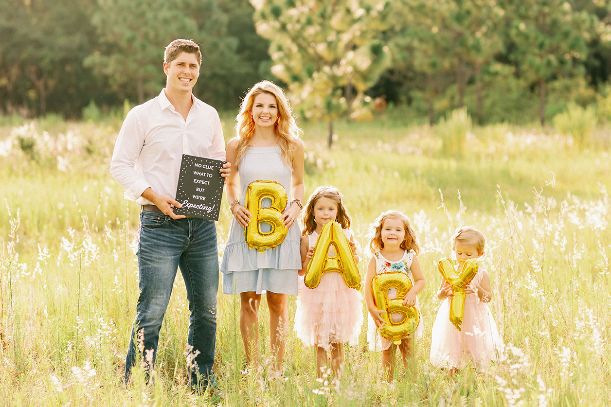 Bringing up a family. разговор родителей с ребенком. Bringing up bates. Bringing up a family. Talk about bringing up children.