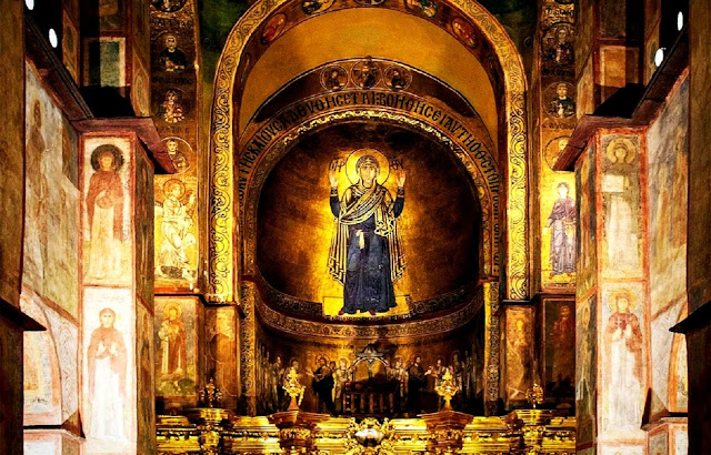 Софийский собор, фреска Богоматери