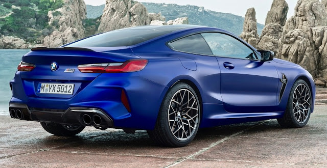 BMW M8クーペ、M8 Competition 日本発売。