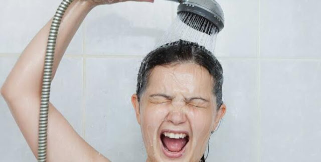 الاستحمام بالماء البارد الاستحمام بالماء البارد