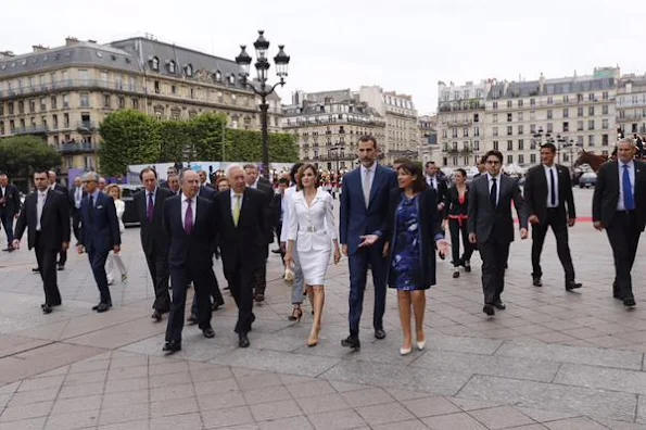 King Felipe VI and Queen Letizia of Spain attends a ceremony inaugurating the "Combattants de la Nueve" parc at Hotel de Ville (Town Hall)