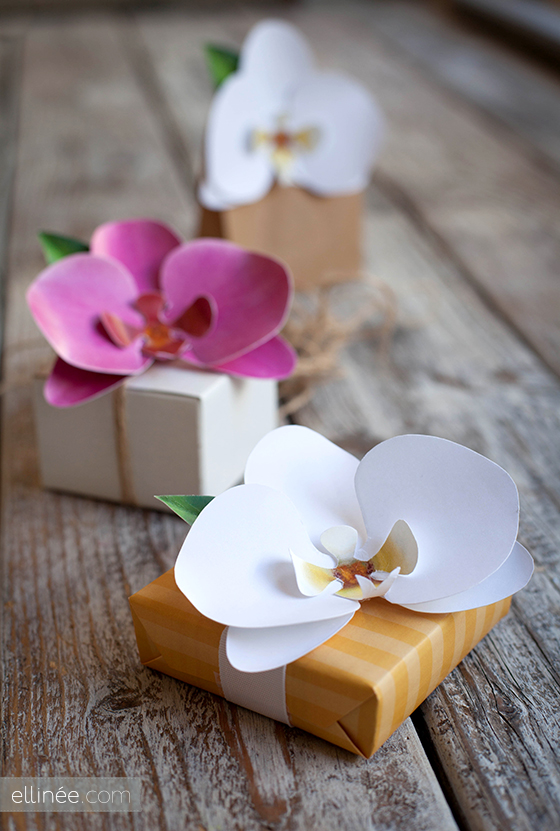 Decorazione per pacchi regalo fai da te: un elegantissimo fiore