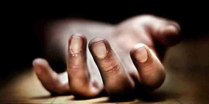 Kochi, News, Kerala, Death, Found Dead, Injured, injury, Police, Elderly woman was found dead in Maradu