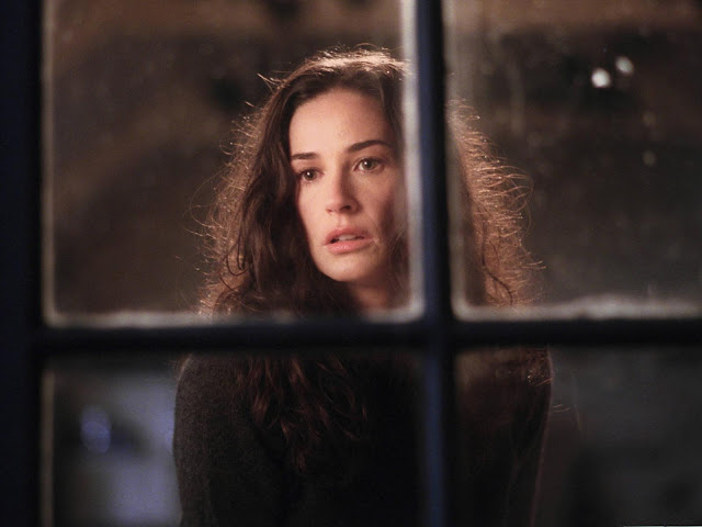 new wallpaper 2011: Demi Moore Wallpaper - What Makes Demi Moore so