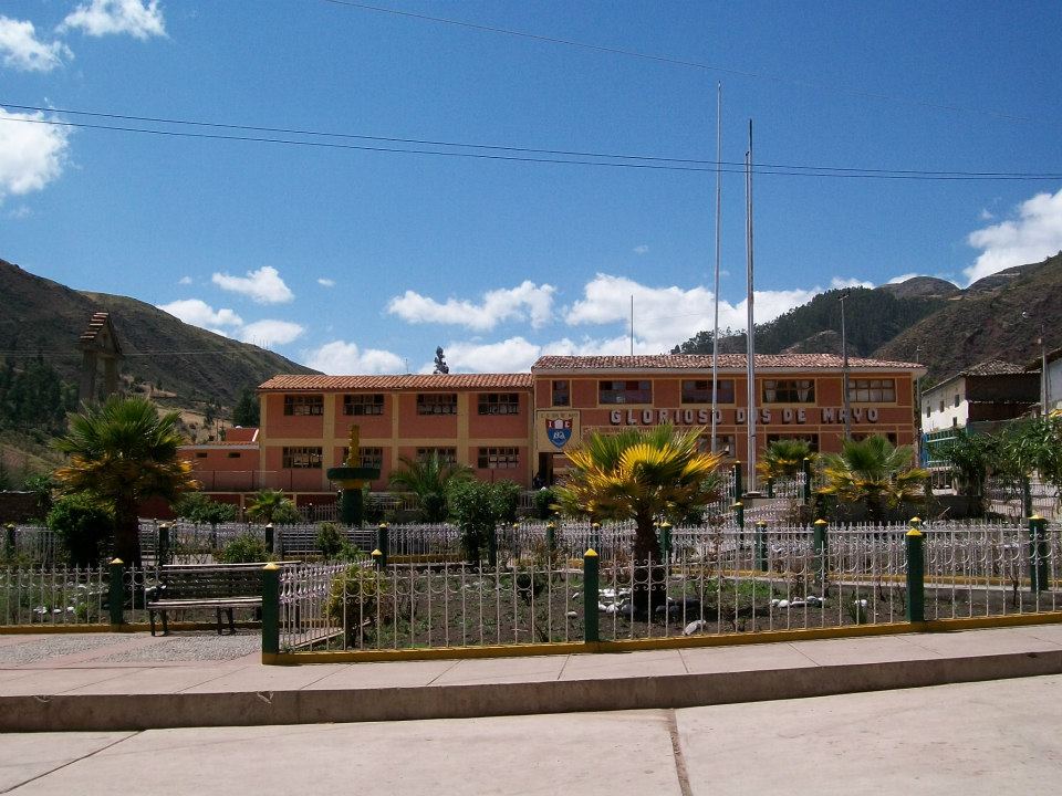 Colegio DOS DE MAYO - Huancaray