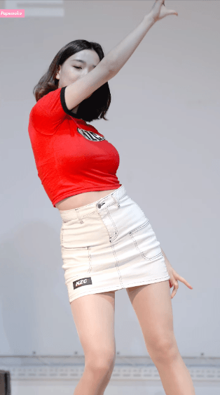 99442F445D45499619.gif