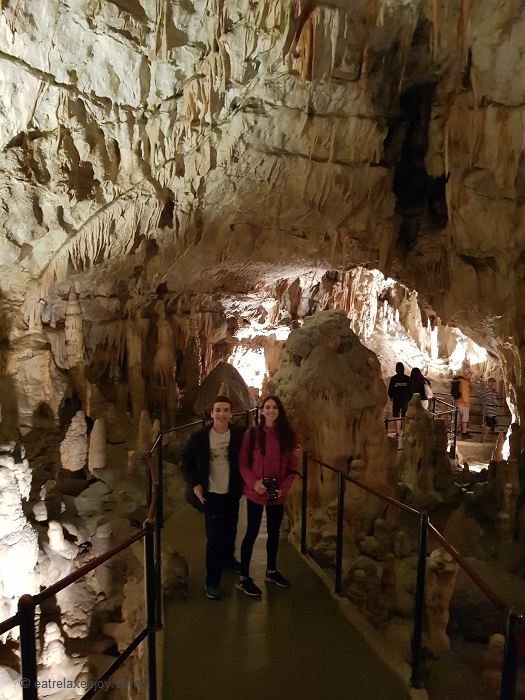איזור פויסטונה והמערות בסלובניה