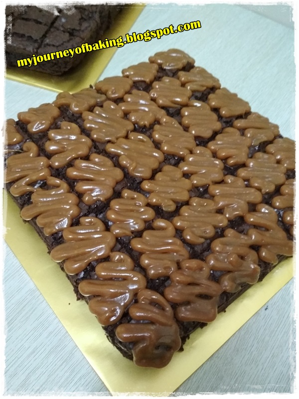 Faeiza's Cakes Brownies Plain & Brownies Salted Caramel for Ina