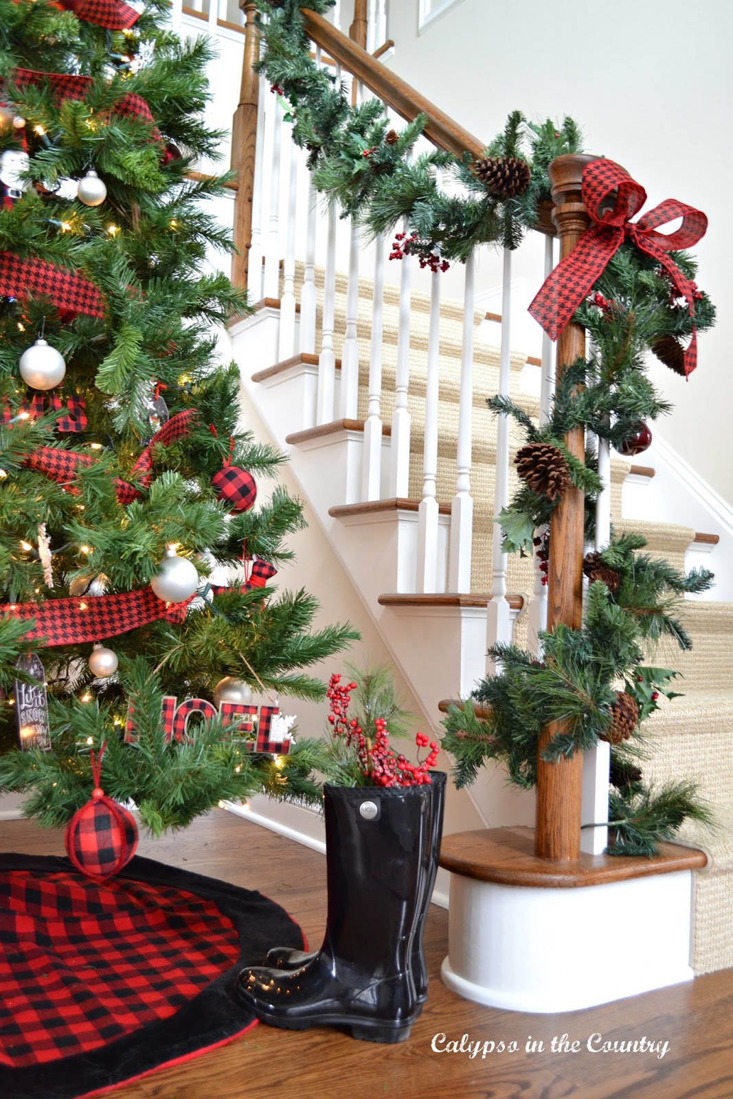Christmas Home Tour - foyer Christmas Home Tour - Calypso in the Country blog