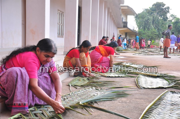 News, Kerala, Kalolsavam, NSS, Old students, Inauguration, MLA, Revenue Dist School Kalotsavam: Box making using coconut leaf, Competition conducted 
