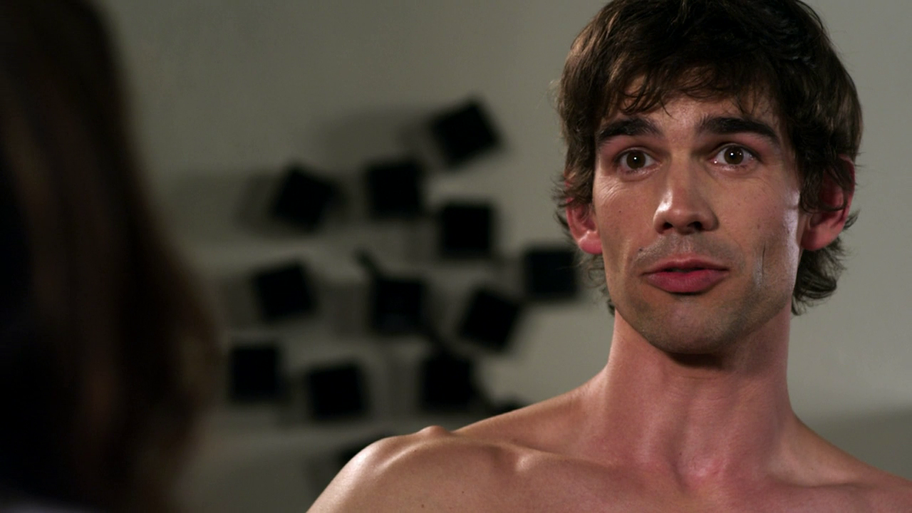Auscaps Christopher Gorham Shirtless In Covert Affairs Fool In