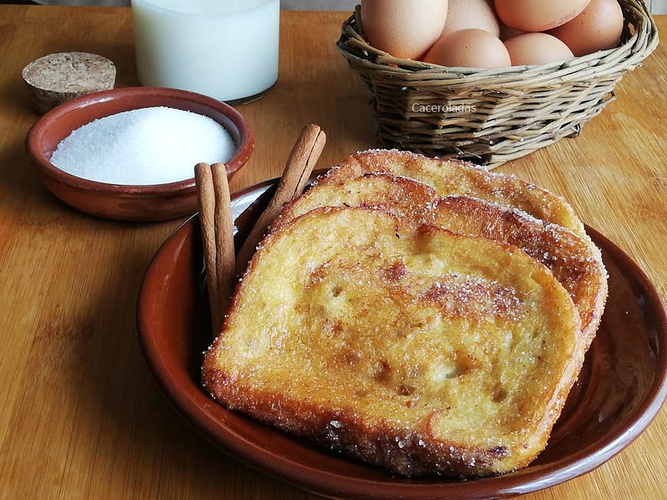 Receta de torrijas con pan de molde - Tradicionales fritas o al horno mas  ligeras | Caceroladas