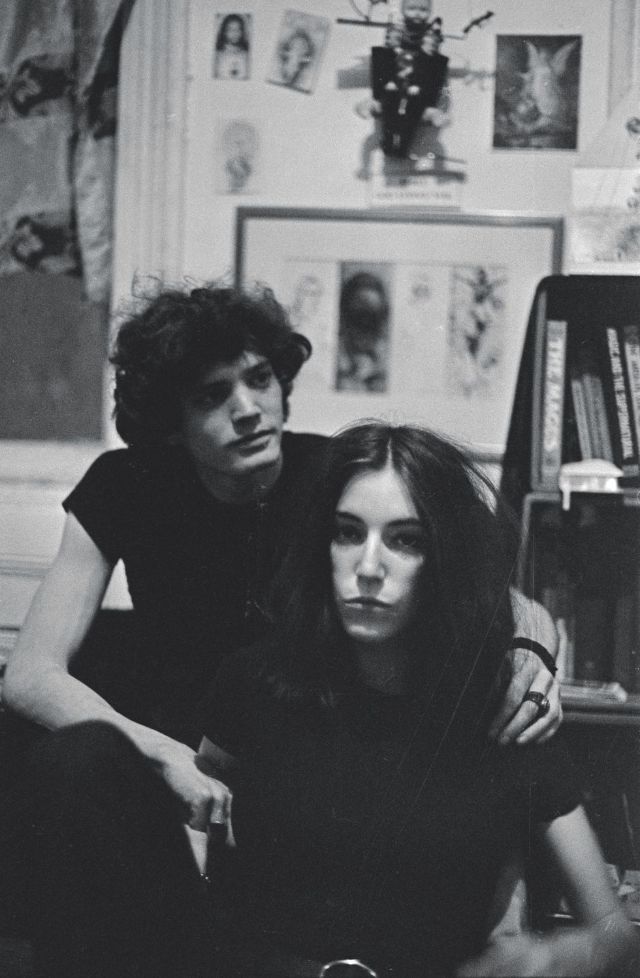 Before Just Kids: The First Photos of Robert Mapplethorpe and Patti ...