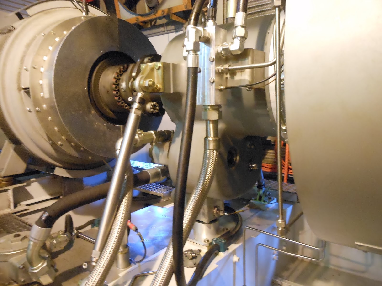 Dwi Hardi Sang Dhevils Mechanic Sensor Vibrasi Pada GAs Turbine Generator