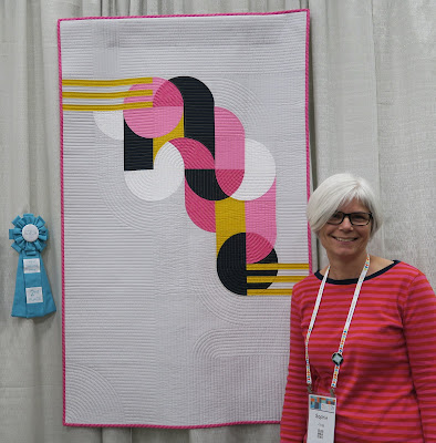 Luna Lovequilts - Bubble Gum quilt at Quiltcon 2020