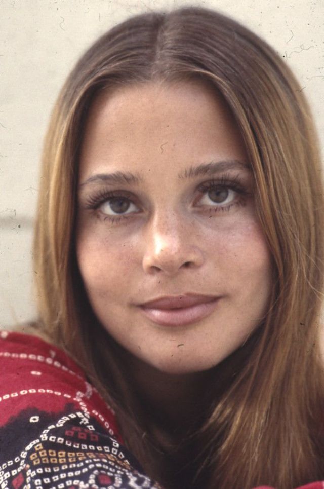 30 Beautiful Photos of Leigh TaylorYoung in the 1960s and ’70s