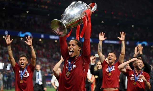 Trao giải Quả bóng vàng: Ronaldo thua vì đến Juventus, Messi thắng Van Dijk? 3 Trao giải Quả bóng vàng: Ronaldo thua vì đến Juventus, Messi thắng Van Dijk? 3