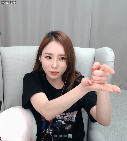 공손한 삿대질   나미춘 윤태진