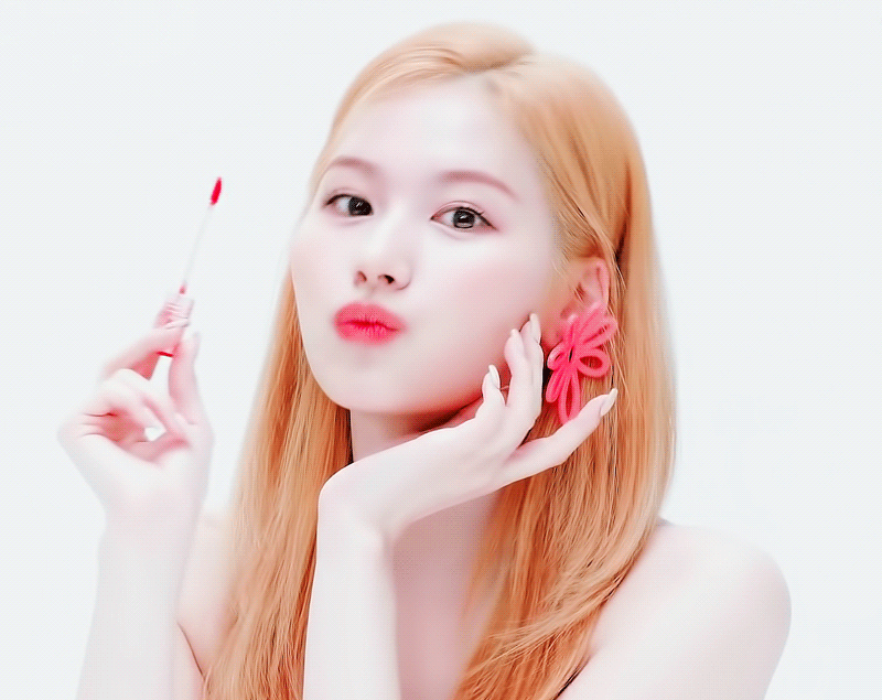 앳스타일 비하인드 트와이스 사나