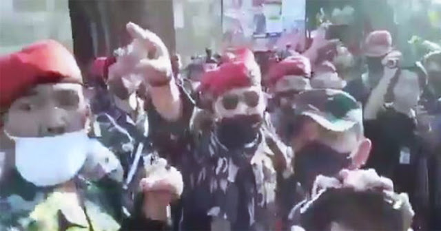 Baret Merah Purnawirawan TNI Marah: Ulama Kami Ditusuk, Pimpinan Kami Dibilang Anjing