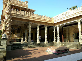 ashram, religious, babulnath, temple, mandir, architecture, heritage, history, mumbai, incredibleindia, 