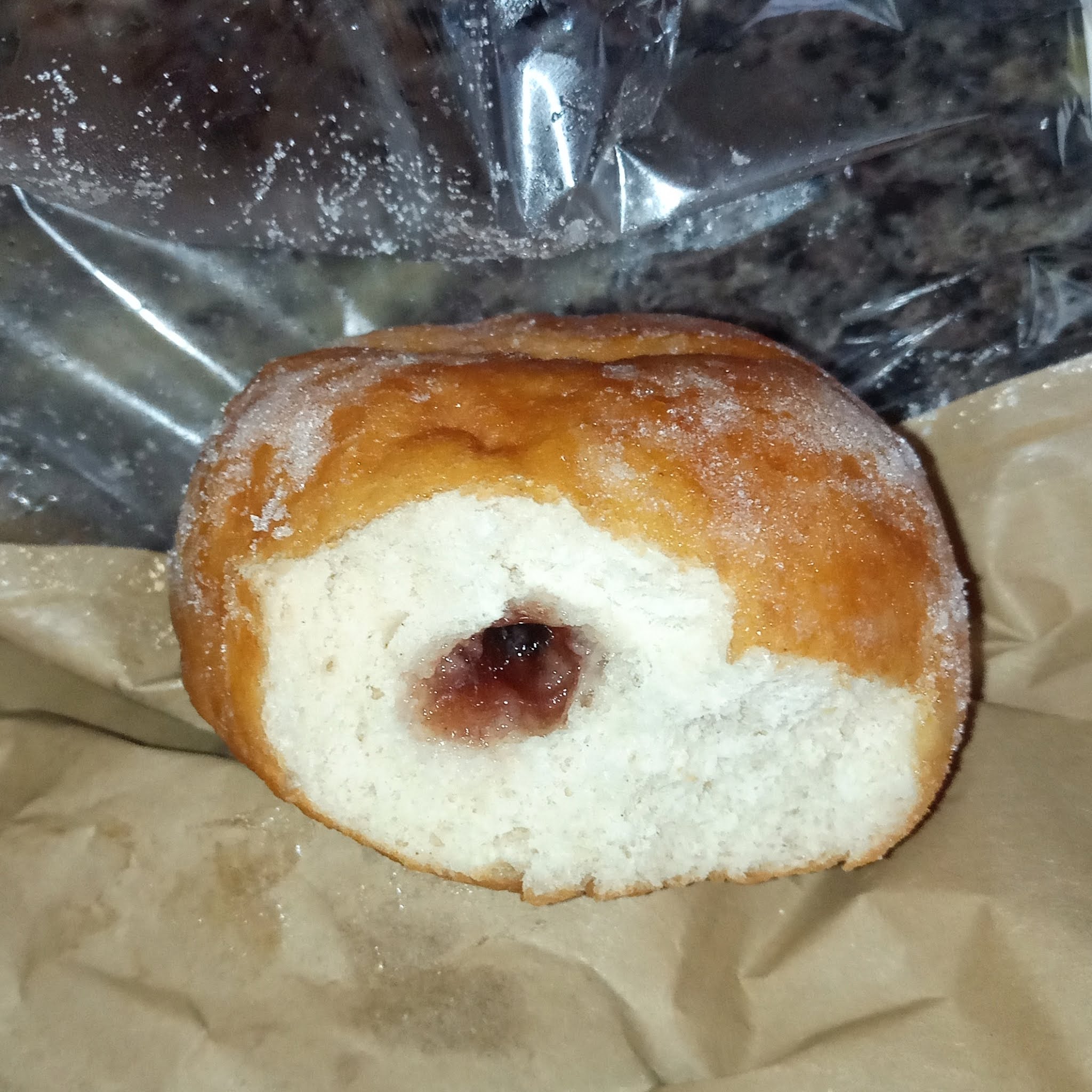 Supersupergirl's Food Reviews [Review] Sainsbury's Raspberry Jam Doughnuts