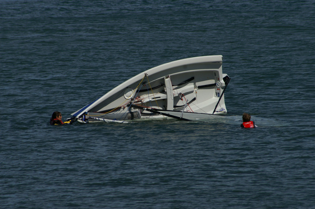 yacht capsize ratio