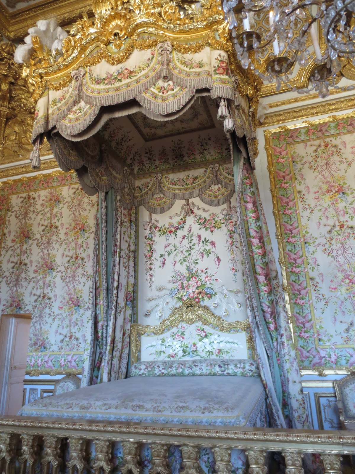 The Brighter Writer: Off With Her Head! (The Palace of Versailles)