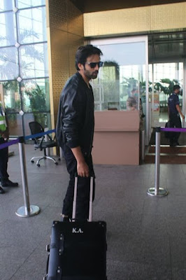 Kartik aaryan Snapped at Airport photos