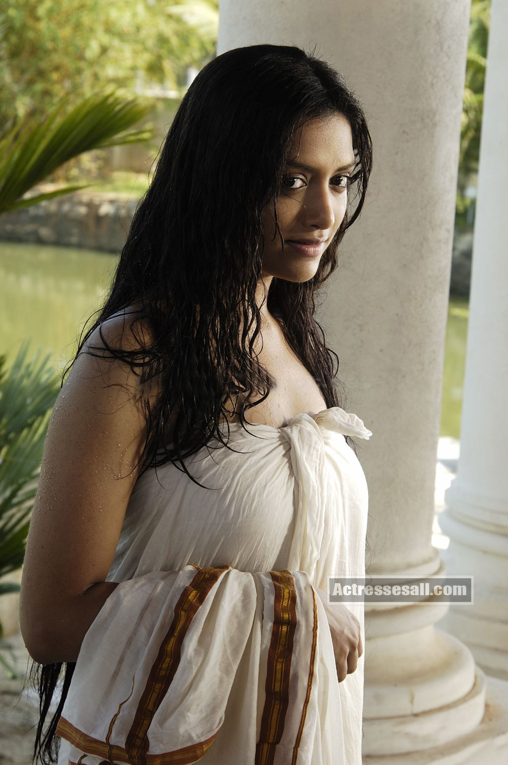 HOT PICTURE OF HOLLYWOOD: Mamta Mohandas Cute Movie Shoot Photos new