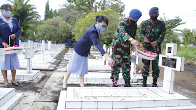 Lanud Sam Ratulangi Peringati Hari Bakti ke-73 TNI AU dengan Ziarah ke TMP