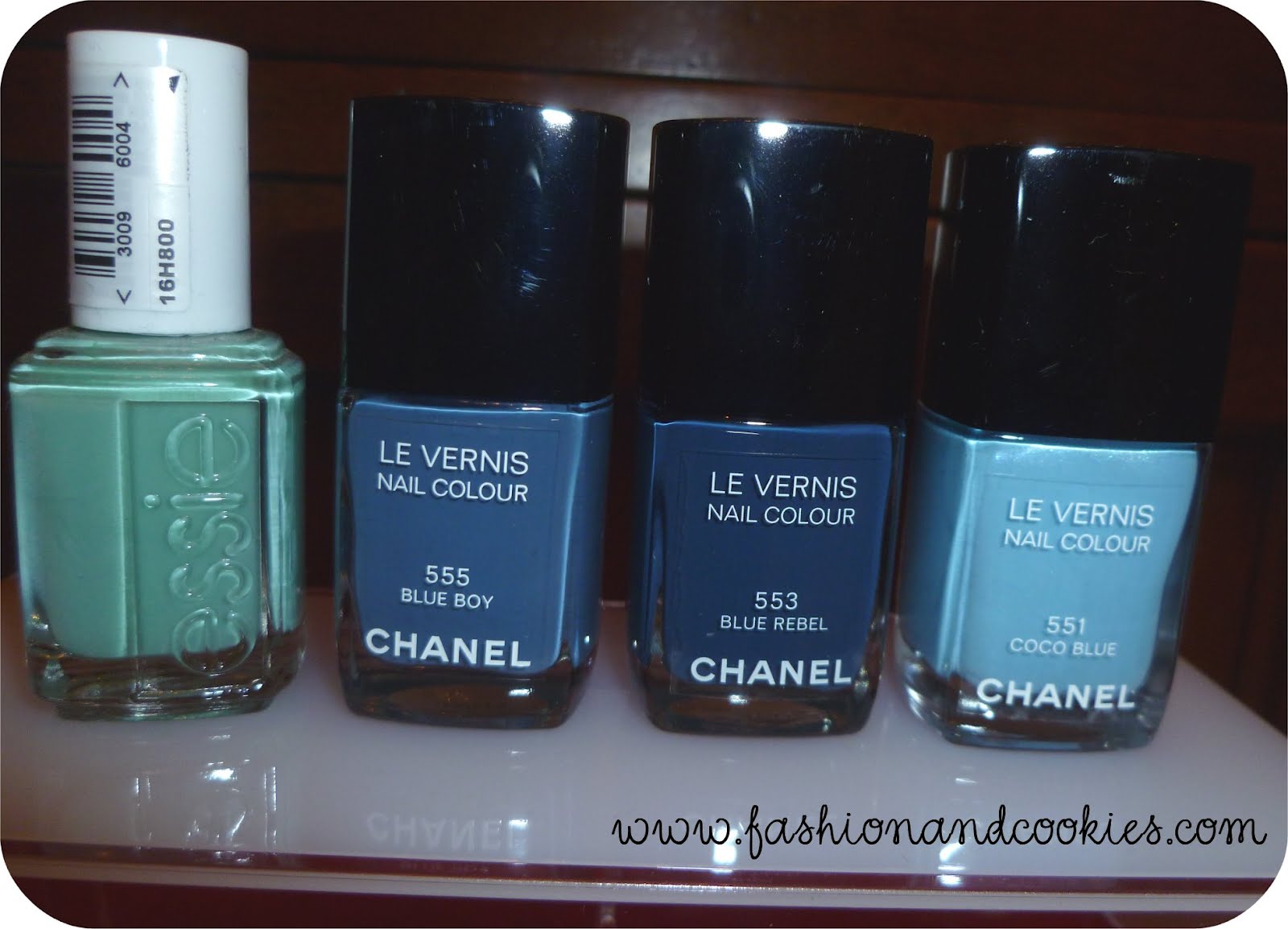 Chanel Le Vernis Coco Blue 551 nail polish