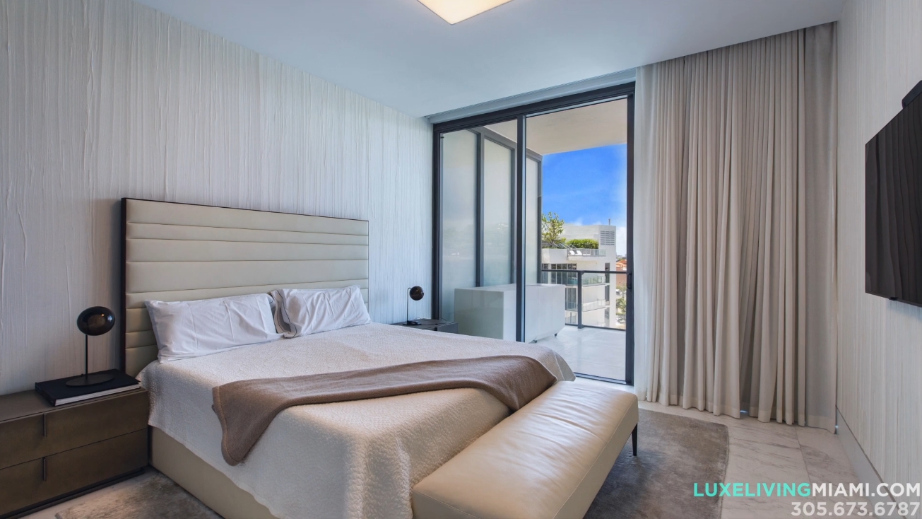 28 Photos vs. APOGEE 701 South of 5th Street Miami - Luxury Condo & Interior Design Tour