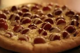 Pizza de Chocolate ao Leite e Uvas Receita de Pizza de Chocolate ao Leite e Uvas