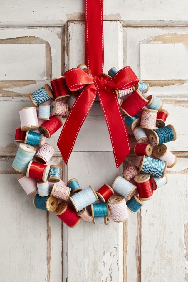 Check out these 3 simple & creative Christmas craft ideas ! You'll love them !